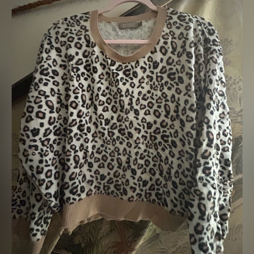 * Brodie Animal Print Cashmere Sweater SZ Medium *